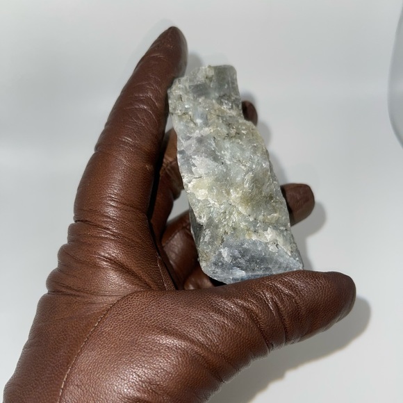 Raw Labradorite chunk A. - Picture 7 of 16